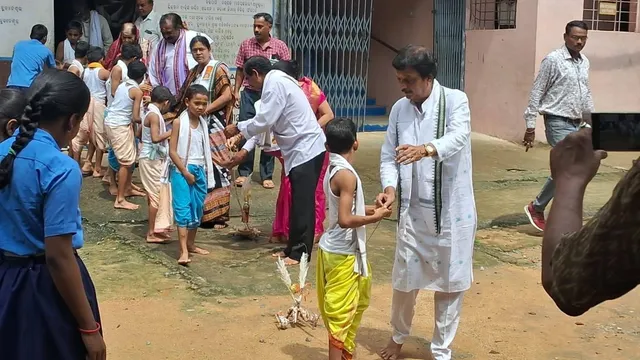 ବିଦ୍ୟାଳୟ ପକ୍ଷରୁ ପୂରା ଉଆଁସ ପାଳିଲେ ଦିବ୍ୟାଙ୍ଗ ଛାତ୍ରଛାତ୍ରୀ