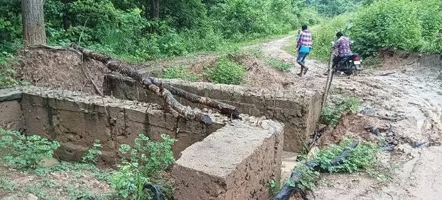 ଗୁଡ୍ରିପଦରକୁ ନାହିଁ ରାସ୍ତା; ମୌଳିକ ସୁବିଧା ଆଜି ବି ଅପହଞ୍ଚ, ନିଘା ରଖିନି ପ୍ରଶାସନ