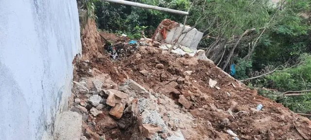 ରାୟଗଡାରେ ଝଞ୍ଜାବତୀ ନଦୀର ଦୁଃଖ, ଖସୁଛି ଚେକଗେଟ କଲୋନିରେ ମାଟି ଅତଡ଼ା