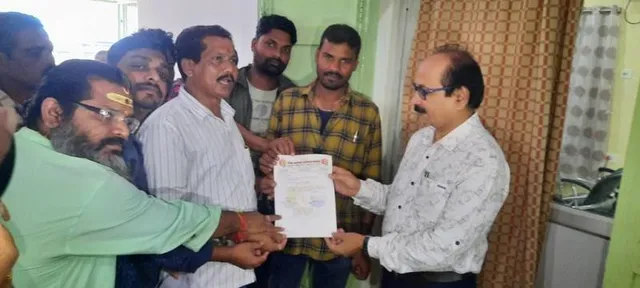 ଉତ୍କଳ ଆଲୁମିନା ମଜଦୁର ସଂଘର ଦାବିପତ୍ର ପ୍ରଦାନ