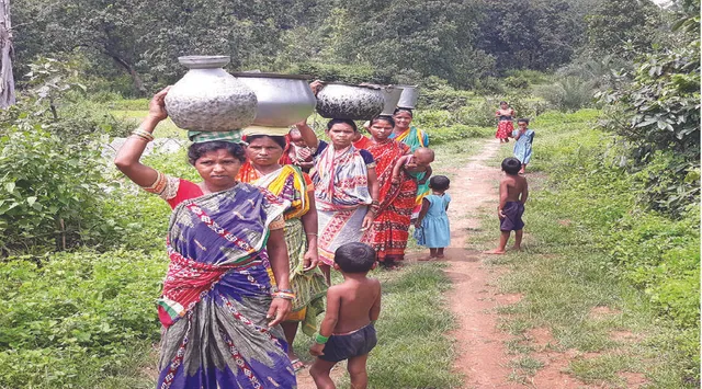 ୭ କିମି ପାହାଡ଼ ଓହ୍ଲାଇଲେ ସ୍କୁଲ, ଅଙ୍ଗନବାଡ଼ି; ପାଣି ପାଇଁ ଯାଆନ୍ତି ୩ କିମି