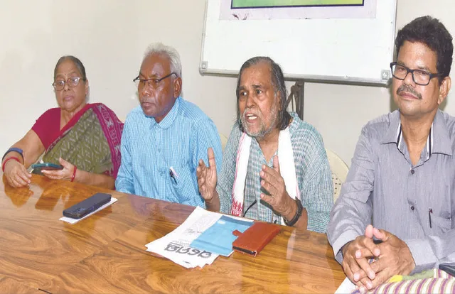 ବେଦାନ୍ତ ପାଇଁ ଓକିଲାତି କରୁଛନ୍ତି ରାଜନୈତିକ ଦଳ: କାହା ସ୍ବାର୍ଥରେ ସାମାଜିକ କର୍ମକର୍ତ୍ତାଙ୍କୁ ବିରୋଧ କରାଯାଉଛି?