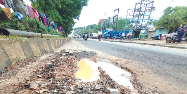 ନେତାଜୀ ଟର୍ମିନାଲ୍‌ରୁ ଆଜି ଗଡ଼ିବ ୧୧ଶହ ବସ୍‌: ମରାମତି ହେଲାନି ଖାନ୍‌ନଗର ଓ ମଲାଚଣ୍ଡିଆ ଛକ ରାସ୍ତା