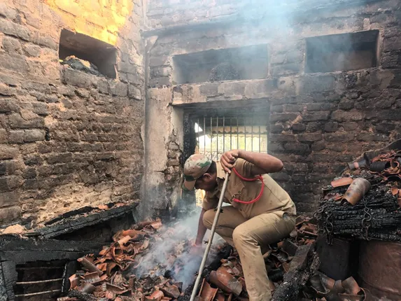 ଗୋଦାମ ଘରେ ନିଆଁ ଲାଗି ତିନି ବଖରା ଘର ଭସ୍ମୀଭୂତ