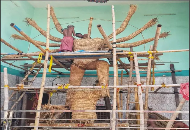 ମା’ଙ୍କୁ ସ୍ବାଗତ ପାଇଁ ଫୁଟିଲାଣି କାଶତଣ୍ଡି: ଆରମ୍ଭ ହେଲାଣି ମୂର୍ତ୍ତି ନିର୍ମାଣ