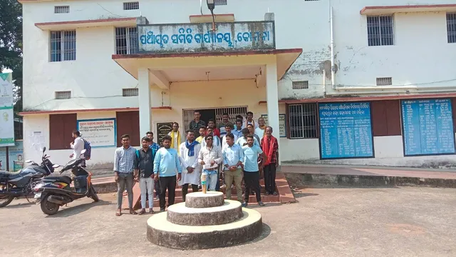 ଲୋହଡ଼ୋପାଲି ଗାଁର ପୋଖରୀ ଖନନରେ ଦୁର୍ନୀତି ଘଟଣା: ବ୍ଲକ୍‌ ଅଫିସ୍‌ ଘେରିଲା ଦଳିତ ମଞ୍ଚ