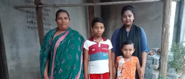 ସରକାରୀ ସହାୟତାରୁ ବଞ୍ଚିତ ଯଶୋଦା, ଅର୍ଥାଭାବରୁ ବଡ଼ଝିଅର ପାଠପଢ଼ା ଅଟକିଲା