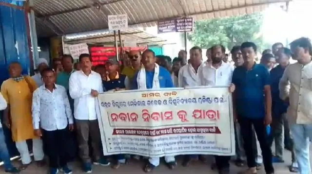 ଭଦ୍ରକରେ ମେଡିକାଲ କଲେଜ ଓ ବିଶ୍ବବିଦ୍ୟାଳୟ ନେଇ ମୁଖ୍ୟମନ୍ତ୍ରୀଙ୍କୁ ଦାବିପତ୍ର ପ୍ରଦାନ