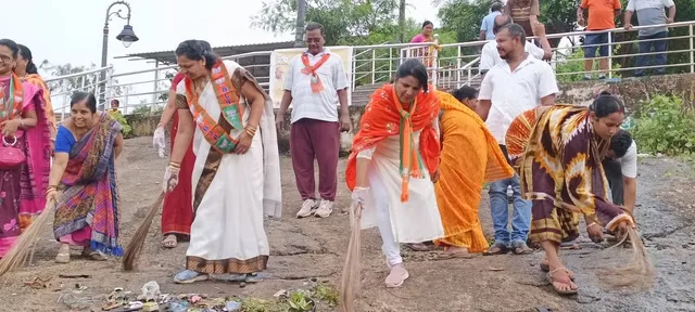 ରାୟଗଡ଼ା ‘ପ୍ରେମ ପାହାଡ଼’ରେ ସ୍ବଚ୍ଛ ଭାରତ ଅଭିଯାନ