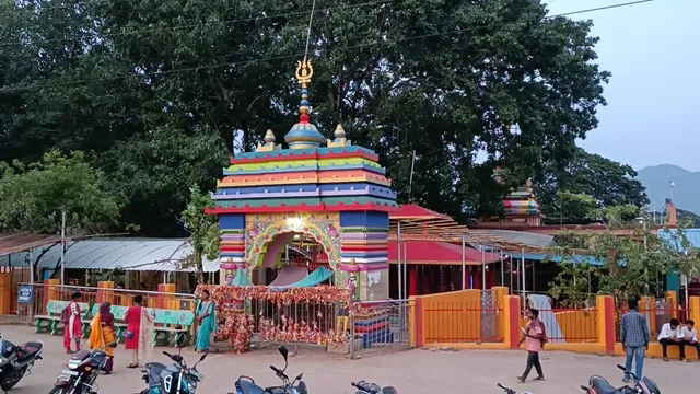 ମା’ ମଝିଘରିଆଣୀଙ୍କ ମହାଷ୍ଟମୀରେ ବିଶେଷ ପୂଜା: ରହିଛି ଲିଡ଼ିକା ଛେଳିକୁ ବଳି ଦିଆଯିବାର ପ୍ରଥା