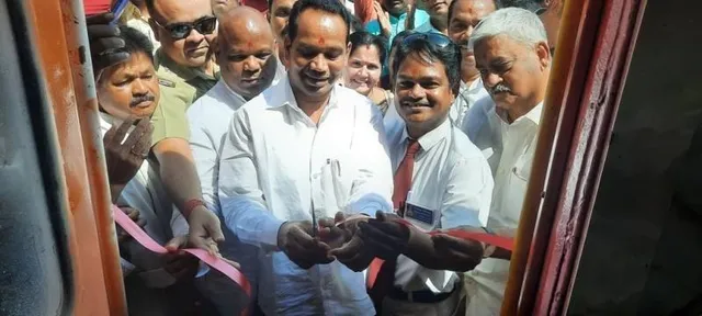 ରେଳ କୋଚ୍‌ ରେଷ୍ଟୁରାଣ୍ଟ ଉଦଘାଟିତ