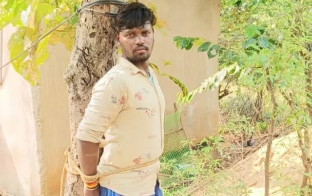 ଆଈଙ୍କୁ ପିଟିପିଟି ମାରିଲା ସମ୍ପର୍କୀୟ ନାତି: ଅଭିଯୁକ୍ତକୁ ଗଛରେ ବାନ୍ଧି ପୁଲିସ ଜିମା ଦେଲେ ଗ୍ରାମବାସୀ