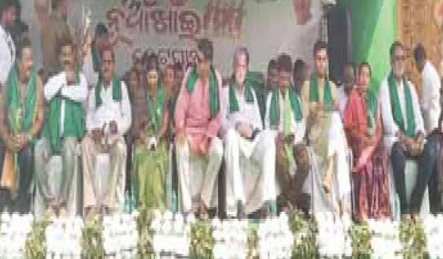 ବିଜେଡିର ନୂଆଁଖାଇ ଭେଟ୍‌ଘାଟ୍‌ ଓ ଜନ ସମ୍ପର୍କ ପଦଯାତ୍ରା: ‘କଳିକେଶଙ୍କୁ ସାଂସଦ, ଅର୍କେଶଙ୍କୁ ବିଧାୟକ କରନ୍ତୁ’