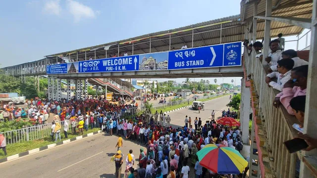 ଦୁଇ ଘଣ୍ଟା ପାଇଁ ଠପ୍ ହୋଇଗଲା ପୁରୀ-ଭୁବନେଶ୍ୱର ଜାତୀୟ ରାଜପଥ