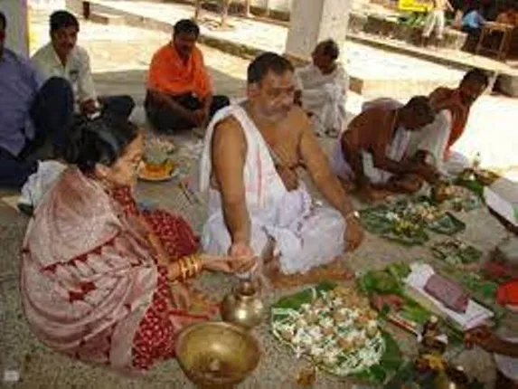 ପବିତ୍ର ମହାଳୟା ଅବସରରେ ପିତୃପୁରୁଷଙ୍କୁ ପିଣ୍ଡଦାନ ଲାଗି ପୁରୀ ଓ ଯାଜପୁରରେ ଶ୍ରଦ୍ଧାଳୁଙ୍କ ଭିଡ଼