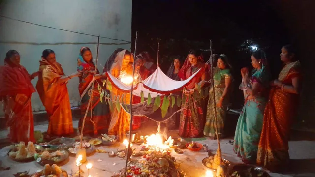 ପୁଅଝିଅଙ୍କ ମଙ୍ଗଳ ମନାସି ମା ପାଳିଲେ ପୁଅଜିଉନ୍ତିଆ ବ୍ରତ, ସନ୍ତାନମାନଙ୍କୁ ଛୁଆଁଇଲେ ଦୁବ