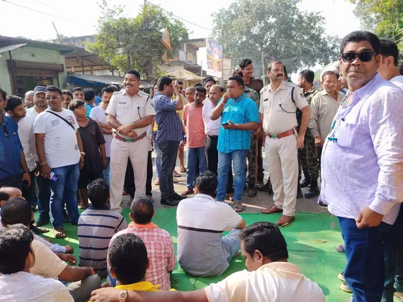 ରାସ୍ତା ବିପର୍ଯ୍ୟସ୍ତ ପ୍ରତିବାଦ: ଡୁଙ୍ଗୁରିପାଲିଠାରେ ୨୬ ନମ୍ବର ଜାତୀୟ ରାଜପଥ ଅବରୋଧ