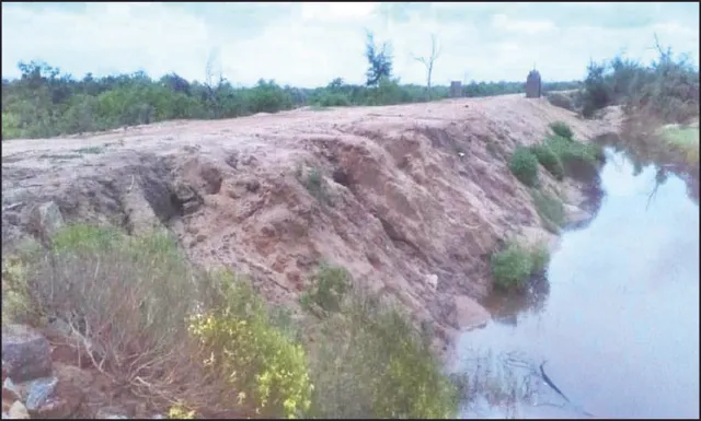 ଘାରୁଛି ଜୁଆର ଭୟ, ଧୋଇଗଲାଣି ମାଟିବନ୍ଧ