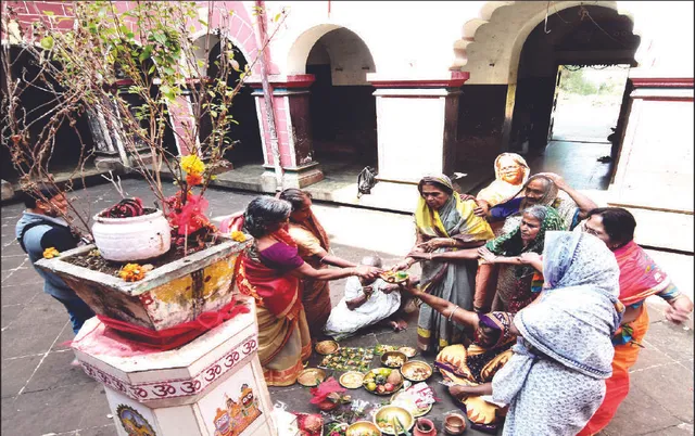 ରାଈ ଦାମୋଦର ବେଶ ଦେଖି ଗଦ୍‌ଗଦ୍‌ ହବିଷ୍ୟାଳି