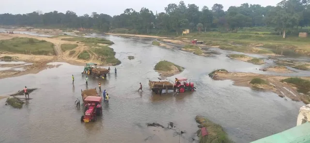 ବିନା ଲିଜ୍‌ରେ ବାଲି ଚାଲାଣ; ସନ୍ଦେହ ଘେରରେ ତହସିଲ ସୁପରଭାଇଜର