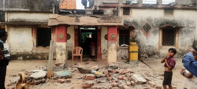 ଭୁଶୁଡ଼ିଗଲା ପୋଟିକୋ, ଅଳ୍ପକେ ବର୍ତ୍ତିଲେ ଘର ମାଲିକ