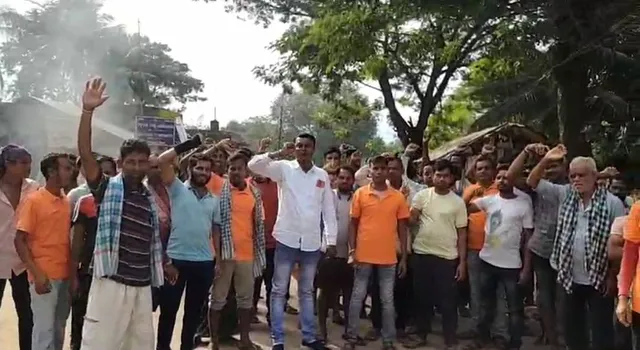 ଗଂଜାମ: ଗୁରୁତର ବ୍ୟକ୍ତିଙ୍କୁ ଡାକ୍ତରଖାନା ନେବା ପାଇଁ ଆସିଲାନି ଆମ୍ବୁଲାନ୍ସ, ରାସ୍ତାରୋକ କଲେ ଗ୍ରାମବାସୀ