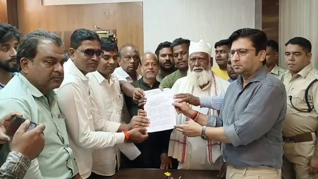 ଭଦ୍ରକ ଟାଉନ କଂଗ୍ରେସ ପକ୍ଷରୁ ଜିଲ୍ଳାପାଳଙ୍କୁ ଦାବିପତ୍ର ପ୍ରଦାନ