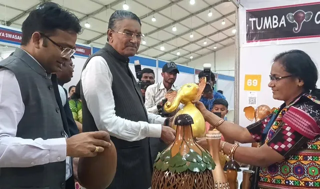 ଅହମଦାବାଦର ସାରସ ମେଳାରେ ମନ ଜିଣିଲା ‘ଲାଉ ତୁମ୍ବା କ୍ରାଫ୍’