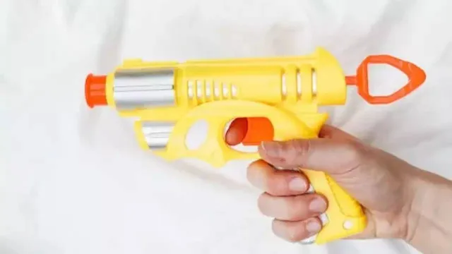 ଖେଳନା ବନ୍ଧୁକ ଦେଖାଇ ‘ଫ୍ଲିପ୍‌କାର୍ଟ’ ଅଫିସ୍‌ରୁ ୨୧ ଲକ୍ଷ ଟଙ୍କା ଲୁଟି ନେଲେ ମାସେ ତଳେ ବହିଷ୍କାର ହୋଇଥିବା କର୍ମଚାରୀ