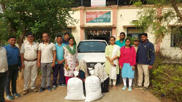 ଗାଡ଼ିରେ ପ୍ରେସ ଲେଖି ଗଞ୍ଜେଇ ଚାଲାଣ: ବନ୍ଧା ହେଲେ ଦମ୍ପତି