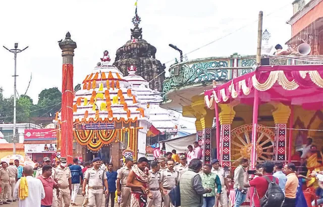 ସାକ୍ଷୀଗୋପାଳ ମନ୍ଦିରରେ ରାଧାପାଦ ଦର୍ଶନ କଲେ ୨ ଲକ୍ଷ ଭକ୍ତ