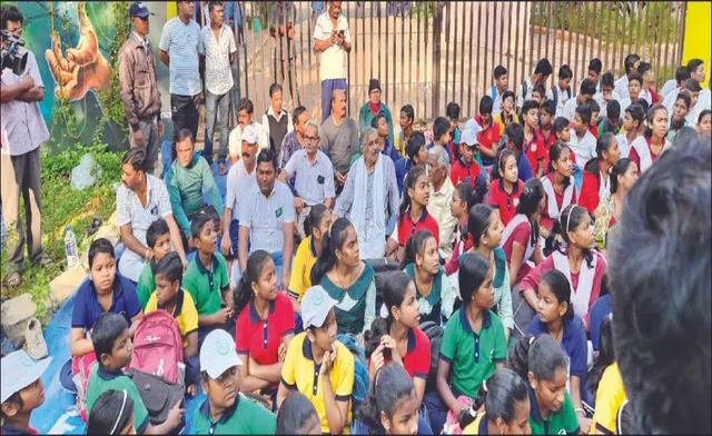 ଆଜିଠୁ ନୂଆ ଗେଟ୍‌ରେ ବସ୍‌ ଚଳାଚଳ: ପାତ୍ରପଡ଼ା ମୋ’ ବସ୍‌ ଡିପୋ ସମ୍ମୁଖରେ ଧାରଣା