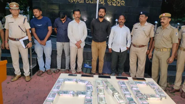 ଆଜି ୯ ଲକ୍ଷ ଦିଅ, କାଲି ୧୦ ଲକ୍ଷ ପାଇବ: ଅସଲି ବଦଳରେ ଧରେଇ ଦେଲେ ଖେଳନା ଟଙ୍କା