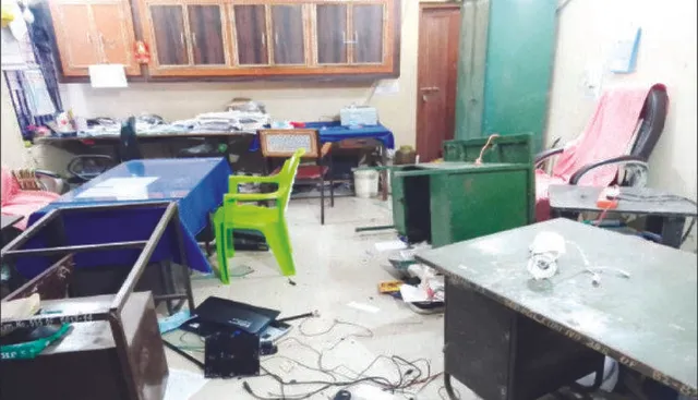 ଅମ୍ବାଭୋନା ଥାନାରେ ଭଙ୍ଗାରୁଜା ଘଟଣା: ୧୦୦ରୁ ଊର୍ଦ୍ଧ୍ୱ ବ୍ୟକ୍ତି ସମ୍ପୃକ୍ତ, ମାମଲା ରୁଜୁ କଲା ପୁଲିସ