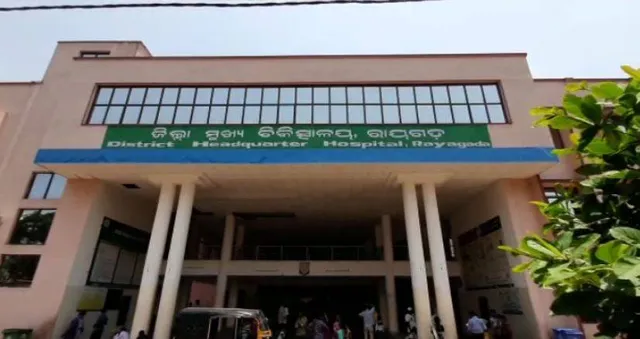 ମୃତ ଶିଶୁ ଅଦଳବଦଳ ନେଇ ମେଡିକାଲରେ ଉତ୍ତେଜନା: ମେଡିକାଲ କର୍ତ୍ତୃପକ୍ଷଙ୍କ ଅବହେଳା ଜଳଜଳ