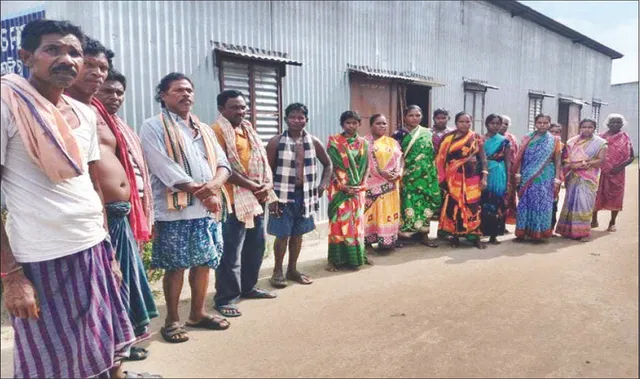 ପାର୍ବଣ ଆସିଲେ ଗାଁକୁ ଝୁରୁଛନ୍ତି: ଜୀବନରେଖା ପାଇଁ ବିସ୍ଥାପିତଙ୍କ ଦୁଃଖ