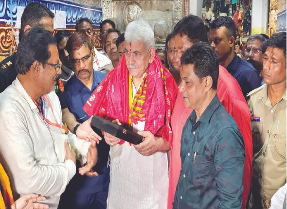 ମହାପ୍ରଭୁଙ୍କ ଦର୍ଶନ କଲେ ଜମ୍ମୁ ଓ କାଶ୍ମୀର ଏଲ୍‌ଜି ମନୋଜ ସିହ୍ନା