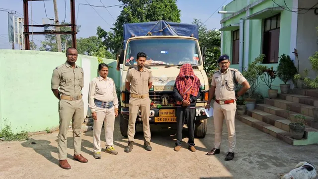 ମହୁଲ ବୋଝେଇ ମିନିଟ୍ରକ ଜବତ