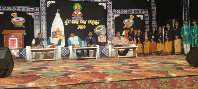 ବୁଢ଼ାଡଙ୍ଗର ଲୋକ ମହୋତ୍ସବ ଉଦ୍‌ଘାଟିତ: ଓଡ଼ିଆ ଅଭିନେତ୍ରୀଙ୍କ ନୃତ୍ୟ, ବାଜାଶାଲରେ ଦୁଲୁକିଲା ମଞ୍ଚ