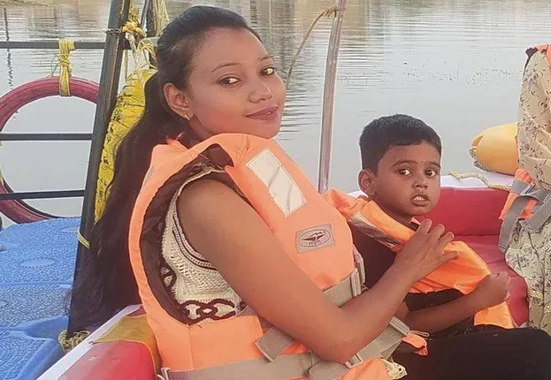 ଶାରିରୀକ ଓ ମାନସିକ ନିର୍ଯାତନା ଅସହ୍ୟ ହେଲା: ବିଷପିଇ ଜୀବନ ହାରିଲେ ବିବାହିତ ମହିଳା