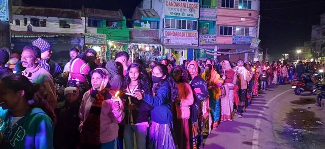 ବଡ଼ଦିନ ପାଇଁ କନ୍ଧମାଳ ଚଳଚଞ୍ଚଳ: କ୍ୟାଣ୍ଡେଲ ଶୋଭାଯାତ୍ରା ଅନୁଷ୍ଠିତ