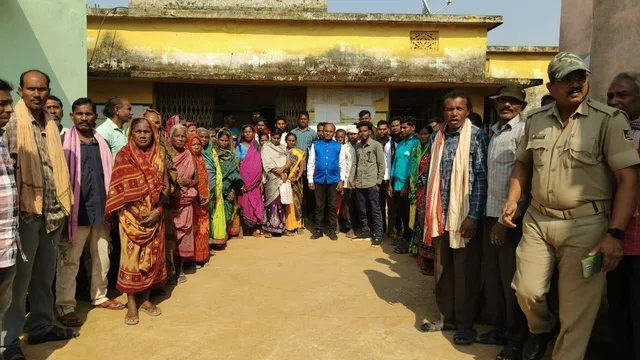 ଚାଉଳ ହଡ଼ପ କରିଥିବା ଯୋଗାଣ ସହାୟକଙ୍କୁ ସୁରକ୍ଷା ଦେଉଛି କିଏ?ଜିଲ୍ଲାପାଳଙ୍କୁ ଭେଟିଲେ ହିତାଧିକାରୀ