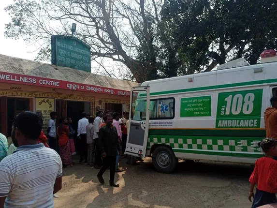 ଭାରସାମ୍ୟ ହରାଇ ରାସ୍ତା ତଳକୁ ଖସିଲା ପର୍ଯ୍ୟଟକ ବସ୍: ୨୫ ଆହତ, ୨ ଗୁରୁତର