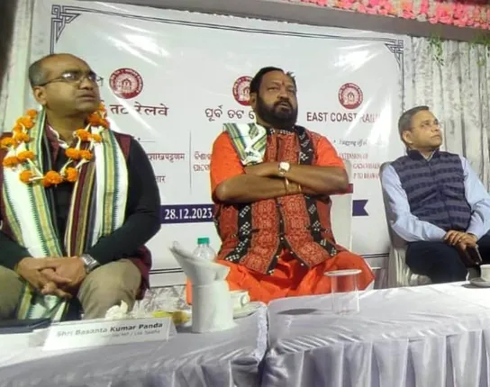 ଭବାନୀପାଟଣାରୁ ବିଶାଖାପାଟଣାକୁ ଗଡ଼ିଲା ଟ୍ରେନ୍‌