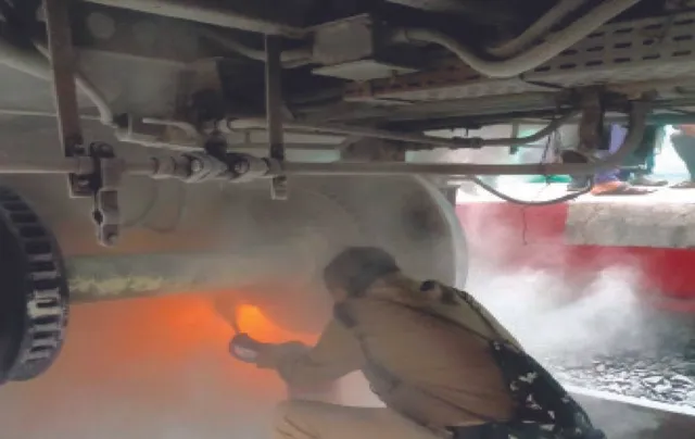 କଟକ ଷ୍ଟେସନରେ ଜନଶତାବ୍ଦୀ ଏକ୍ସପ୍ରେସ୍‌ରେ ନିଆଁ