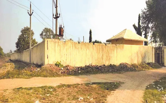 କିଣିଛନ୍ତି ୩ ହଜାର, ମାଡ଼ିବସିଛନ୍ତି ୩୨ ହଜାର ବର୍ଗଫୁଟ୍‌: ମେସର୍ସ ବଳଦେବ ସାହୁ ଆଣ୍ଡ୍‌ ସନ୍ସଙ୍କ ଜମି କେଳେଙ୍କାରୀ