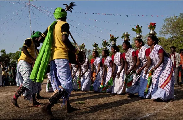 ସାନ୍ତାଳୀ ଏକ ମୁଖ୍ୟସ୍ରୋତୀୟ ଭାଷା ହେଉ