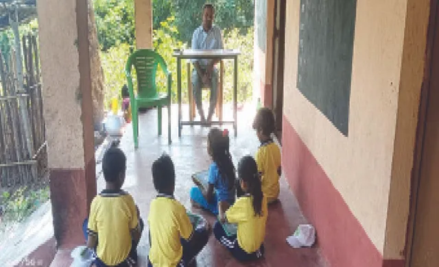 ଉପାନ୍ତ ଅଞ୍ଚଳର ଶିକ୍ଷା ବ୍ୟବସ୍ଥା ଏମିତି: ଗଛମୂଳେ ରନ୍ଧା ହେଉଛି ମଧ୍ୟାହ୍ନ ଭୋଜନ