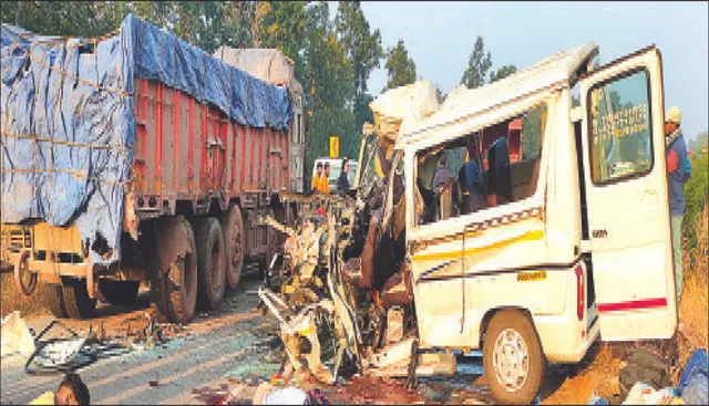 ତୀର୍ଥଯାତ୍ରା ହେଲା ମହାଯାତ୍ରା: ଟ୍ରକ୍‌ରେ ପିଟିଦେଲା ୱିଙ୍ଗର୍‌, ୮ ମୃତ
