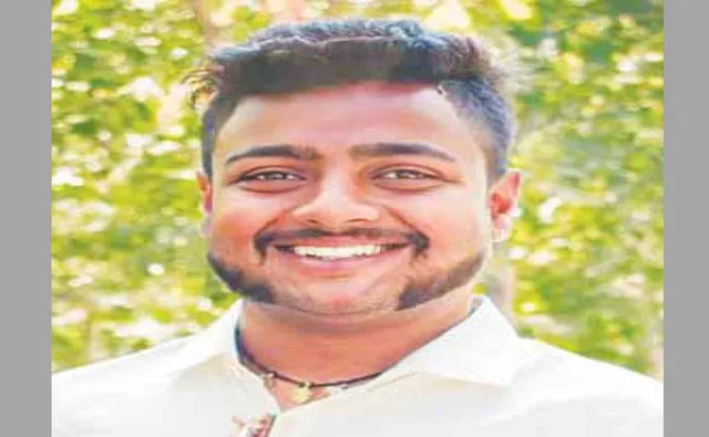 ଟ୍ରେନ୍ ଧକ୍କାରେ ଇଲେକ୍ଟ୍ରିକାଲ ସିଗ୍‌ନାଲ ମେଣ୍ଟେନର ମୃତ